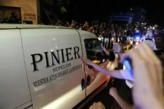 Χιλιάδες κόσμος στους δρόμους για το τελευταίο… αντίο στον Μαραντόνα