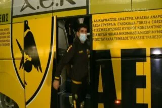 Η άφιξη της ΑΕΚ στο ΟΑΚΑ!