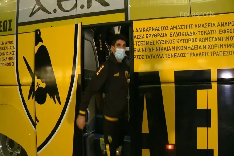 Η άφιξη της ΑΕΚ στο ΟΑΚΑ!
