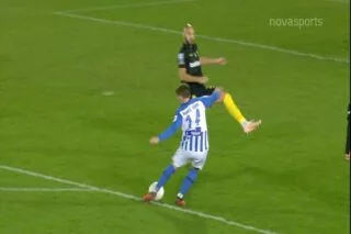 «Άγαλμα» ο Σιαμπάνης και 2-0 ο Ατρόμητος <i class="fa fa-video-camera" aria-hidden="true"></i>