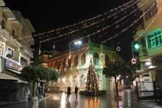 Αλλαγή στον κωδικό 6: Το νέο μέτρο-οδοστρωτήρας αν ανέβουν τα κρούσματα στις γιορτές