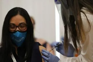 Ξεκινά ο εμβολιασμός εκπαιδευτικών και μαθητών στα ειδικά σχολεία