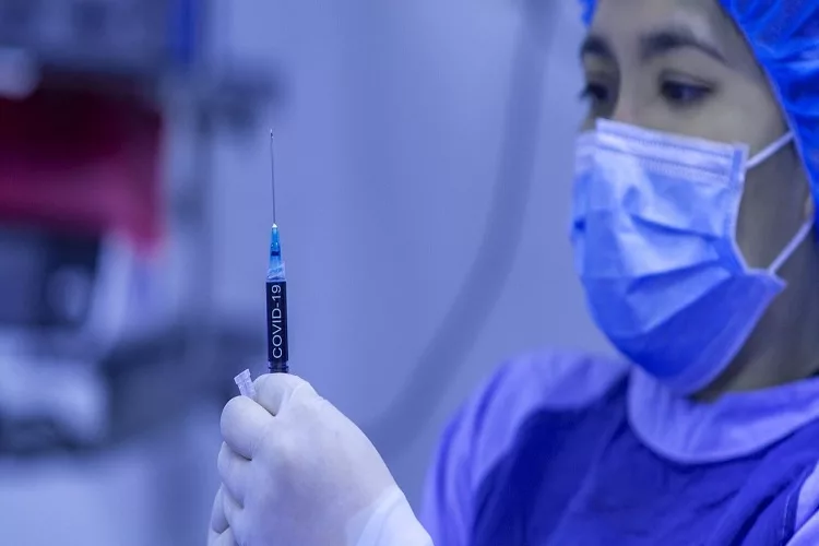 Εμβολιασμοί εκτός λίστας: Εισαγγελέας μετά τις καταγγελίες για δύο ιδρύματα στη Θεσσαλονίκη <i class="fa fa-video-camera" aria-hidden="true"></i>