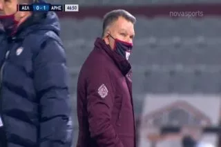 Ο Κούγιας αποβλήθηκε για διαμαρτυρία <i class="fa fa-video-camera" aria-hidden="true"></i>