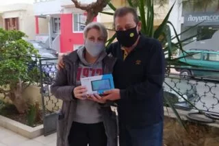Ο ΣΑΕΠΗ προσέφερε και έκτο tablet σε παιδιά που το έχουν ανάγκη