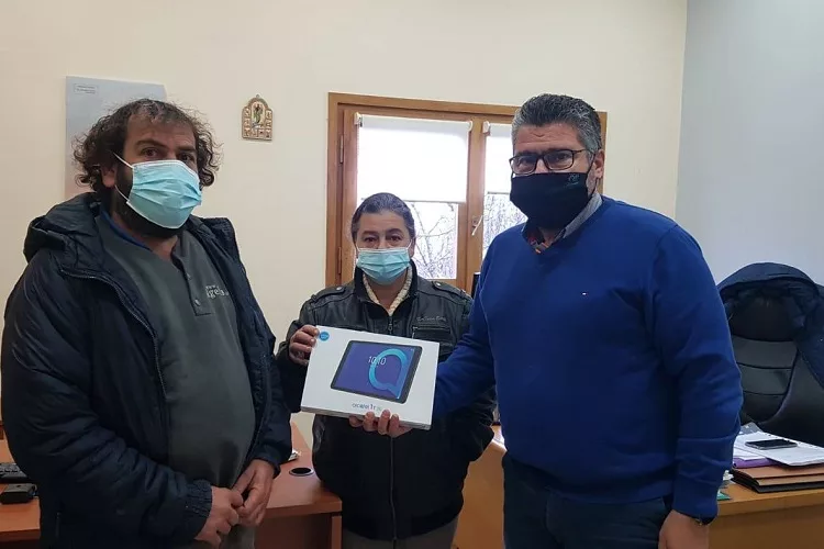 Ο ΣΑΕΠΗ δώρισε ακόμη ένα tablet σε παιδιά που το έχουν ανάγκη