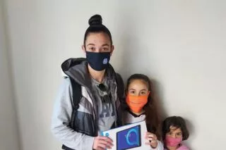 Ο ΣΑΕΠΗ παρέδωσε και όγδοο tablet σε παιδιά που το έχουν ανάγκη