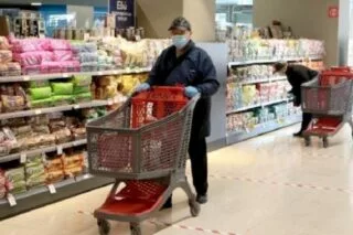 Ανοικτά σήμερα τα σούπερ μάρκετ και μαγαζιά με «παράδοση εκτός»
