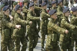 Στεφανής: «Εξετάζουμε τη δυνατότητα να υπηρετούν εθελοντικά οι γυναίκες στην Εθνοφυλακή»
