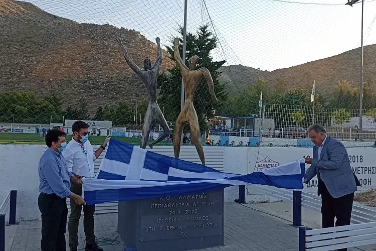 Οι ευχές της Δαμάστας στο Νίκο Συριγωνάκη