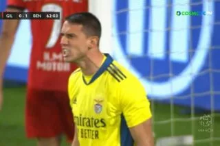 Απίθανη διπλή επέμβαση του Βλαχοδήμου! <i class="fa fa-video-camera" aria-hidden="true"></i>