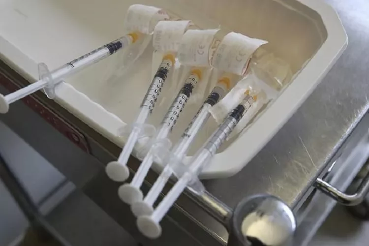 Παρενέργειες Pfizer και Moderna: Τι δείχνει η απουσία ήπιων συμπτωμάτων μετά τον εμβολιασμό