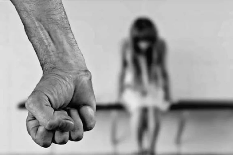 Σοκ: Συνελήφθη ποδοσφαιριστής μετά από απόπειρα να στραγγαλίσει την 15χρονη αδερφή του!