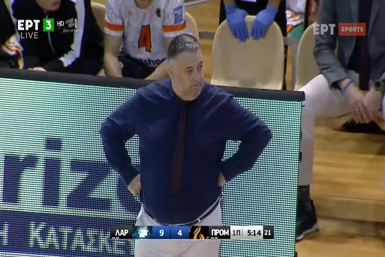 Airball τρίποντο του Δ. Αγραβάνη και επική αντίδραση Γιατρά!