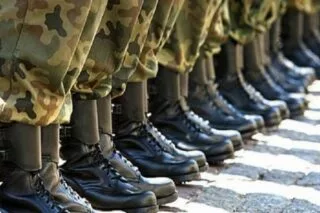 Στρατιωτική θητεία: Αυξηση κατά τρεις μήνες στο Στρατό Ξηράς