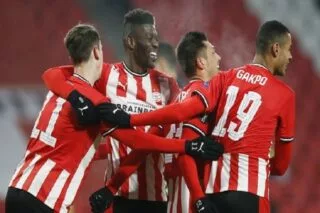 Με 4-2-2-2  και βασικό τον Γκέτσε στο Φάληρο η Αϊντχόφεν