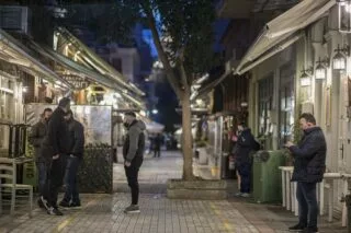 «Άνοιξαν» ταβέρνες και καφέ στα Τρίκαλα: Εικόνες προ κορονοϊού
