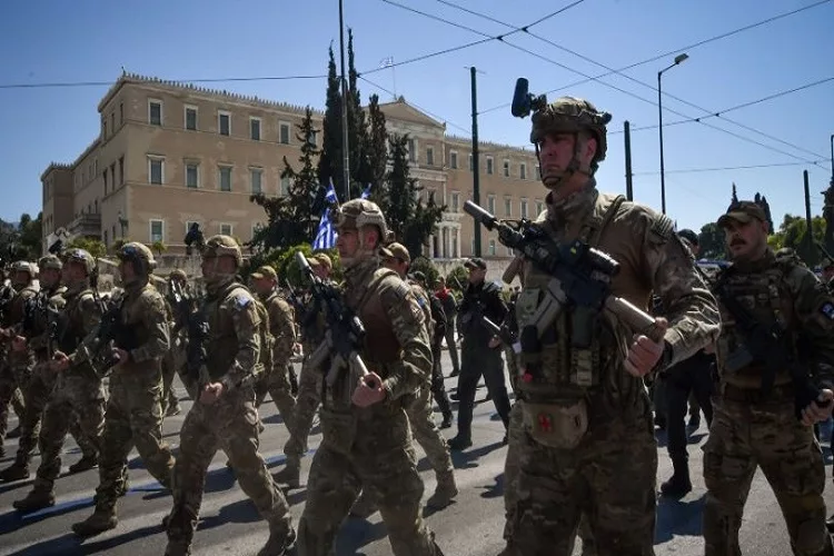 Στο Σύνταγμα η παρέλαση της 25ης Μαρτίου παρά τις ενστάσεις των ειδικών