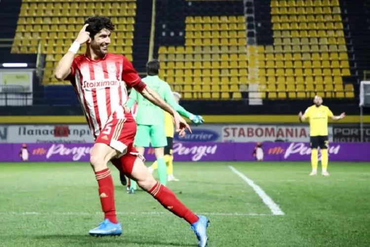 Το… έγκλημα του Κουέστα και η ποδοσφαιρική ευφυία του Μπουχαλάκη έστειλαν τον Ολυμπιακό στους «4» <i class="fa fa-video-camera" aria-hidden="true"></i>