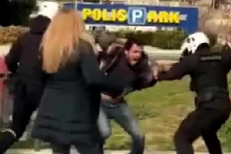 Σε διαθεσιμότητα ο αστυνομικός για τον ξυλοδαρμό του 29χρονου φοιτητή