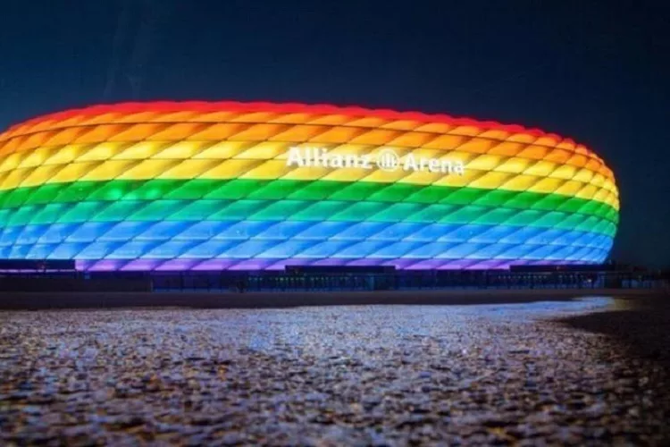 Η UEFA αρνήθηκε τον φωτισμό της «Allianz Arena» στα χρώματα της ΛΟΑΤΚΙ κοινότητας
