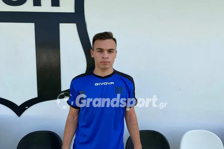 «Πρώτη» Παπανδρέου με τη φανέλα του ΑΟΤ!
