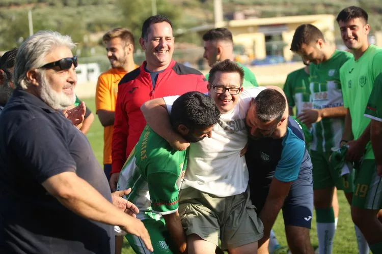 Η αφιέρωση στον πιο… πιστό φίλαθλο του Γιούχτα