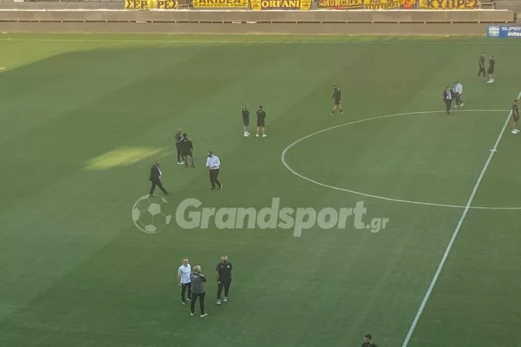Η πρώτη «βόλτα» των παικτών του ΟΦΗ στον αγωνιστικό χώρο του «Κλεάνθης Βικελίδης»