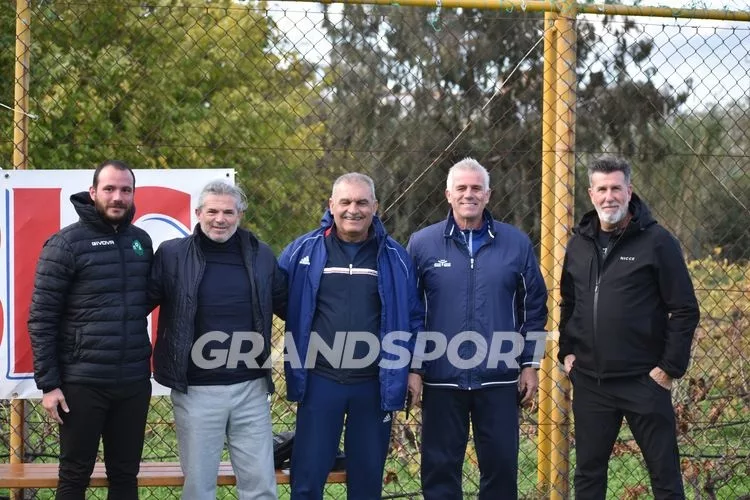 Αρκετά «βλέμματα» στην προπόνηση της Μικτής Κ15 (pics)