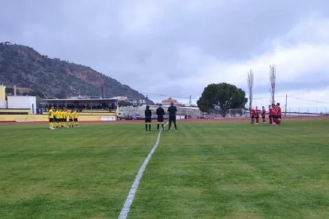 &Sigma;&pi;&omicron;&upsilon;&delta;&alpha;ί&alpha; &nu;ί&kappa;&eta; &mu;&epsilon;&hellip; &alpha;&nu;&alpha;&tau;&rho;&omicron;&pi;ή &gamma;&iota;&alpha; &tau;&eta; &Mu;&iota;&nu;&omega;&iota;&kappa;ή!