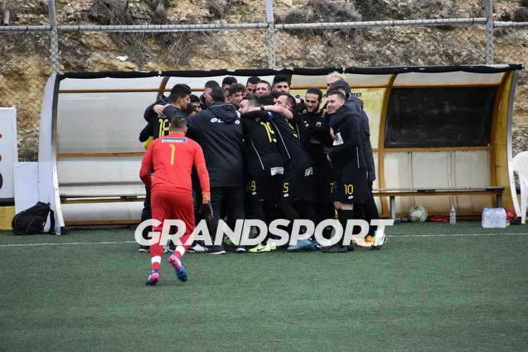 Αιχμηρή ανακοίνωση της ΑΕΚ: «Τιμή μας να αγωνίζονται στην ομάδα Ρομά»