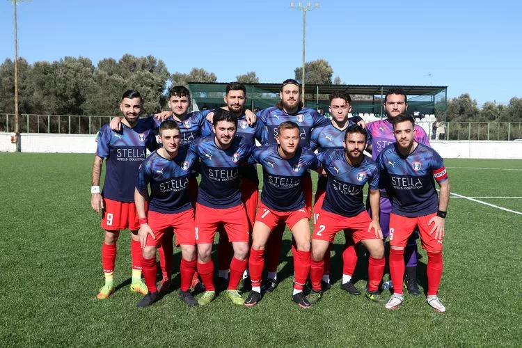 Τριπλή ανανέωση στη Χερσόνησο
