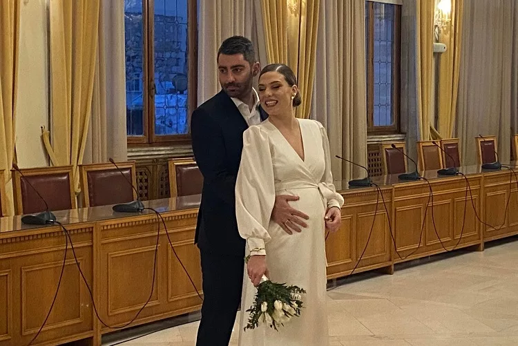Μπήκε στο… κλαμπ ο Μάνος (pics)