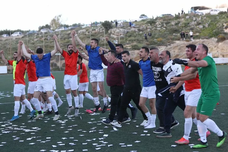 Πανηγύρισαν έξαλλα με τη λήξη οι παίκτες του ΑΟΤ (vid)