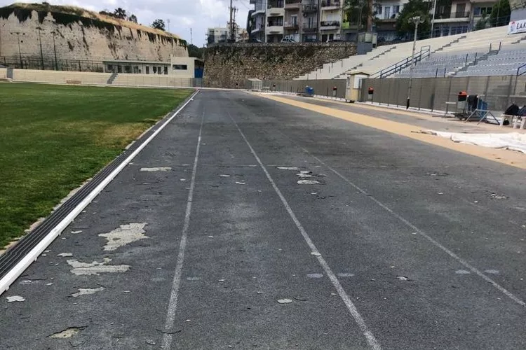 Έκπτωτος ο ανάδοχος του έργου αντικατάστασης του ασφαλτοτάπητα στο ΕΑΚΗ (pics)