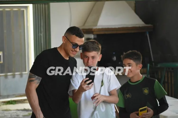 «Τρέλα» στο Ατσαλένιο για Γ. Γιακουμάκη! (pics)
