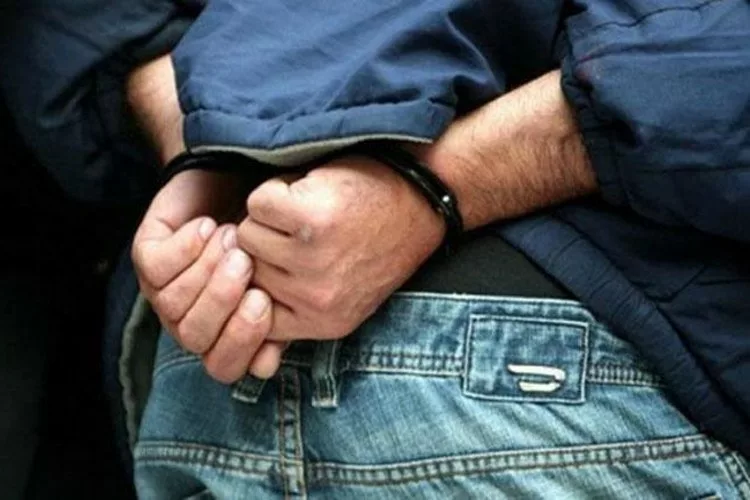 Για βιασμό κατ’ εξακολούθηση σε βάρος της 13χρονης κόρης της συντρόφου του διώκεται ο 46χρονος – Την Πέμπτη η απολογία του