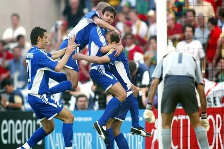 Σαν σήμερα – Euro 2004: Η πρεμιέρα που έδωσε το σύνθημα για το απόλυτο έπος! (vid)