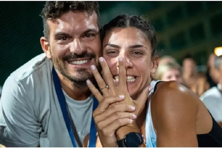 Πρόταση γάμου στην άμμο του Αγίου Νικολάου (vids)