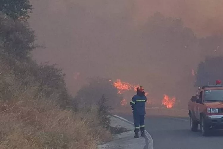 Ηράκλειο: Μεγάλη πυρκαγιά στον Αλμυρό ποταμό – Συναγερμός στην Πυροσβεστική υπηρεσία