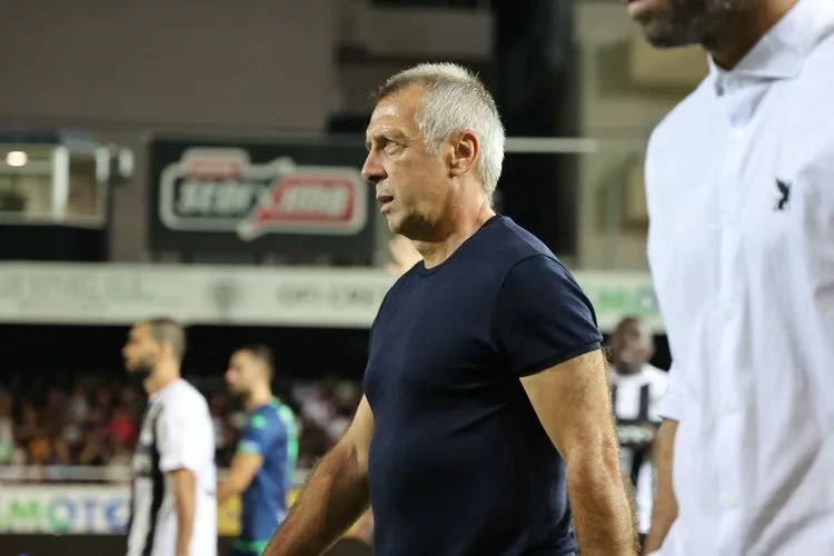 Ν. Νιόπλιας: «Δεν έχουμε χρόνο, αν μπορέσουμε να πάρουμε έτοιμους ποδοσφαιριστές»