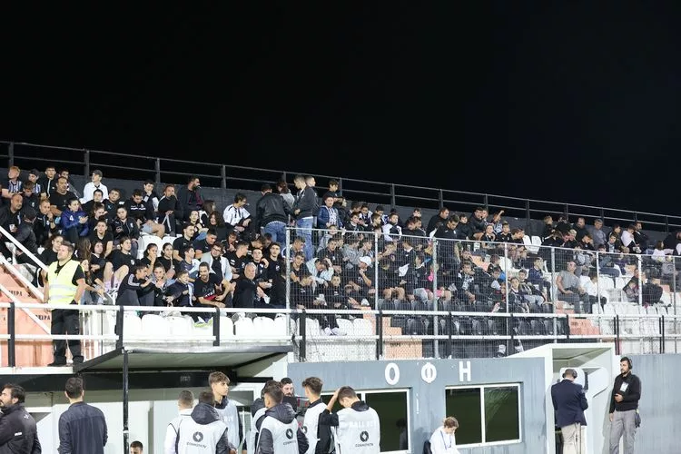 Με παιδιά από τις υποδομές του ερασιτέχνη η Θύρα 6 στο ματς με τον Ιωνικό