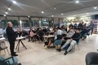 Συνάντηση Β. Παπαγγελή με τους γονείς των παιδιών από τις ακαδημίες του ΟΦΗ