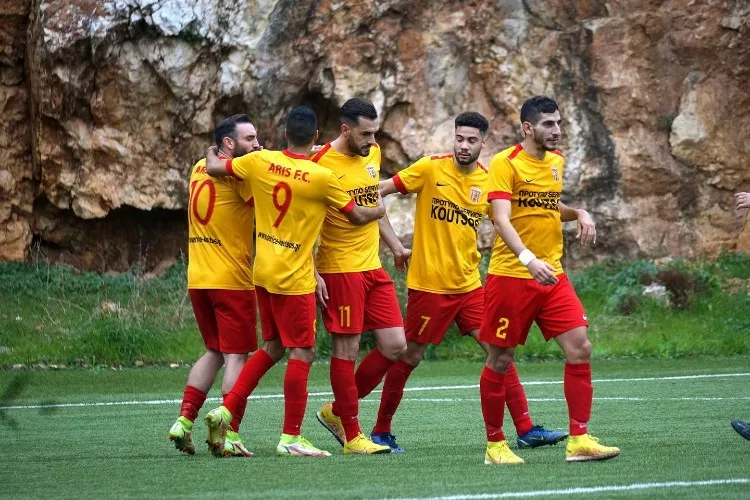 Δεν τα κατάφερε αν και προηγήθηκε ο Πόρος – Έντονες διαμαρτυρίες από τους «μπλε» για διαιτητικά λάθη