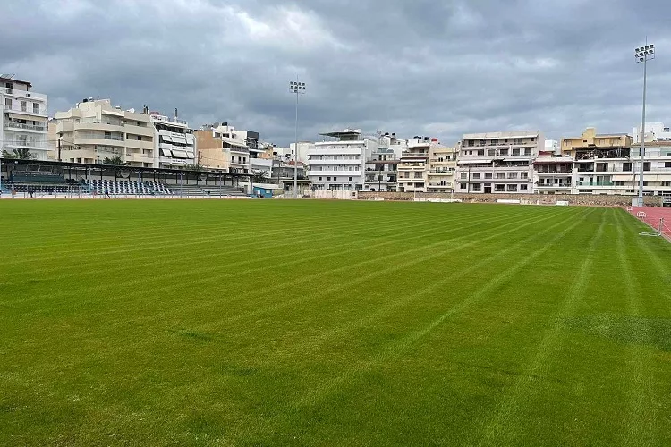 «Χαλί» το γήπεδο του ΑΟΑΝ μετά την επανασπορά