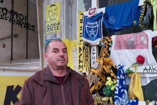 Μια φανέλα των Μοιρών στο σημείο που έχασε την ζωή του ο Άλκης!