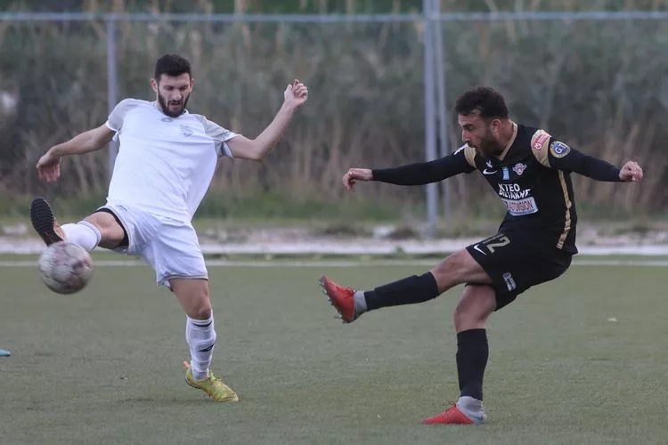 «Διπρόσωπος» ο Αλμυρός