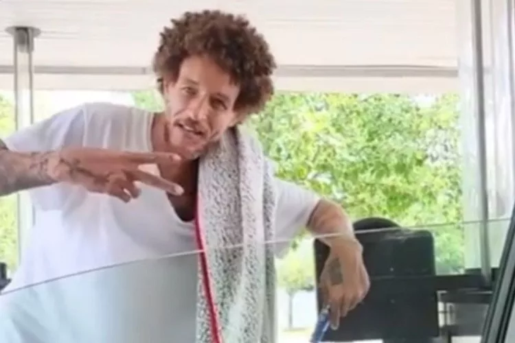 Ραγίζει καρδιές το νέο video με τον Ντελόντε Γουέστ: «Τα καταφέρνω μόνος μου» (vid)