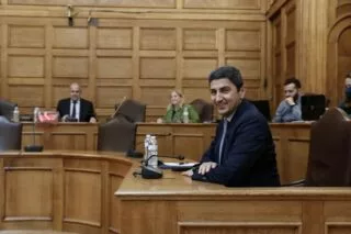 Αυγενάκης: «Να σταματήσει τους εκβιασμούς η Super League 2 και να επιστρέψει στα γήπεδα»