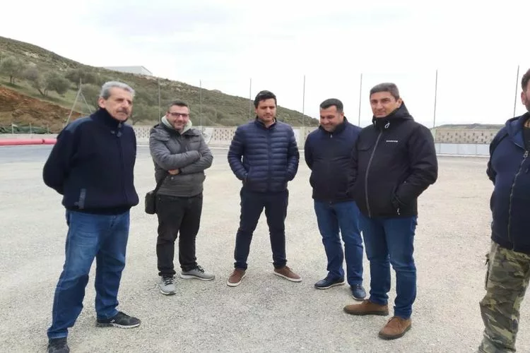 Επισκέφτηκε το γήπεδο της Αγ. Βαρβάρας ο Λ. Αυγενάκης (pics)
